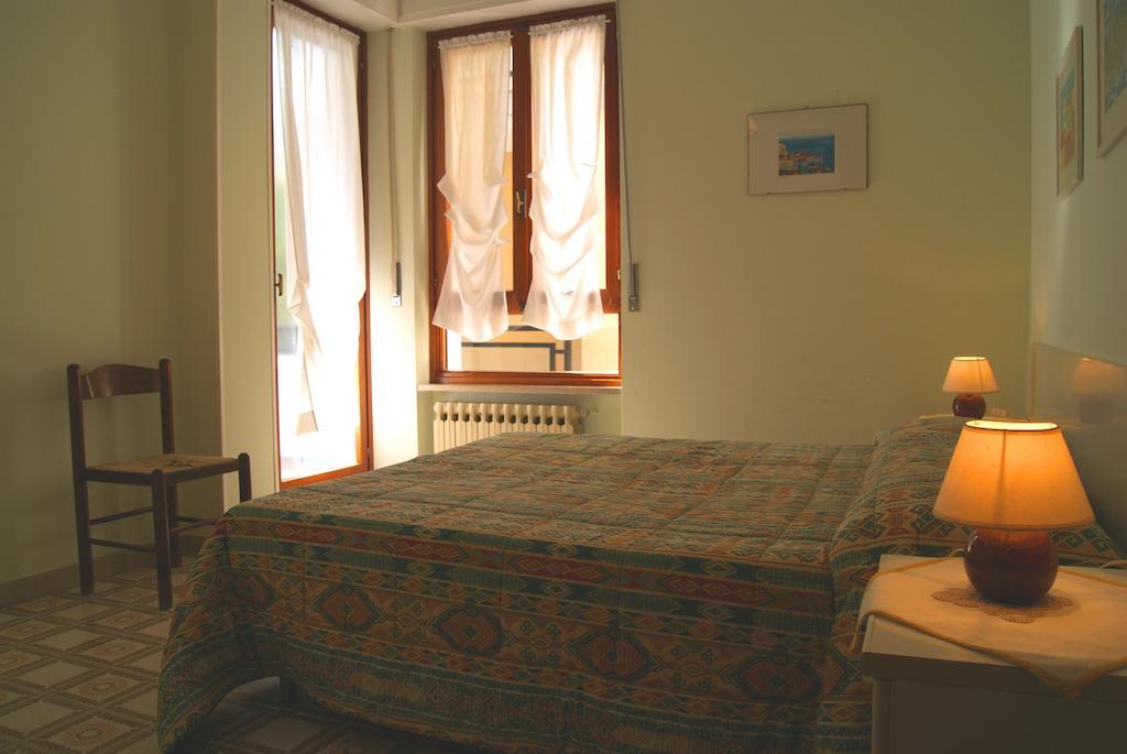 La Terrazza Tra Pini E Mare Apartment San Bartolomeo Al Mare Room photo